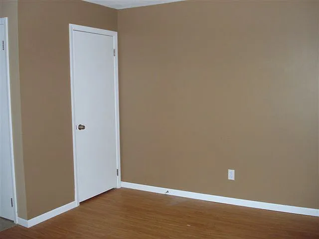 705 E 3rd St #2 — Photo 9