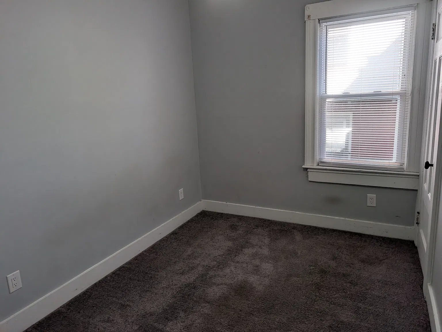 2 bed, 1050 sqft, $1,100 — Photo 2