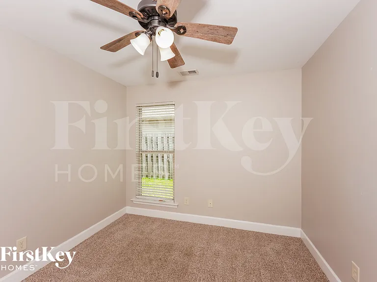 1114 Emerald Ridge Dr — Photo 15