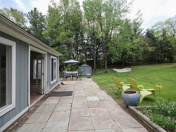 4th image of 1370 Hilltop Dr