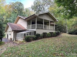 30 Brier Ln, Maggie Valley, NC 28751