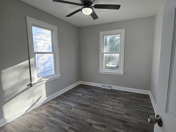 5th image of 15131 Winchester Ave