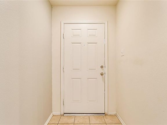 5th image of 1601 Queens Brook Ct