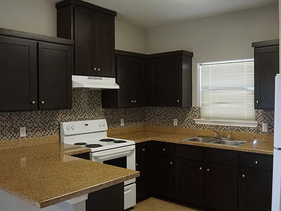 5th image of 5402 Marcella Ave #205B