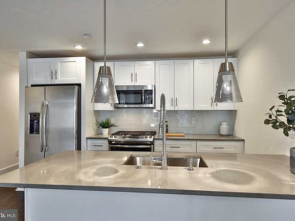 2nd image of 1115 N American St #2