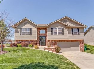 928 Pacific Crossing Dr, O Fallon, IL 62269