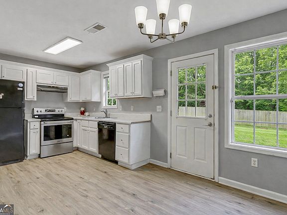 4th image of 54 Taylorsville Rd