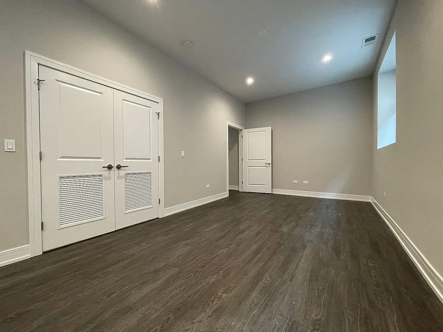 1730 W. Greenleaf Ave — Photo 4