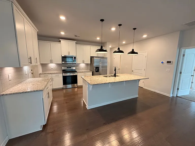 1103 Black Oak Dr — Photo 4
