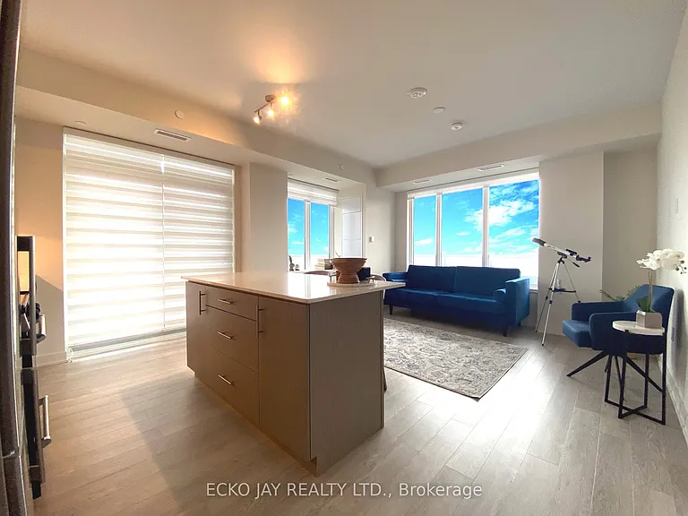 212 King William St #903 — Photo 4
