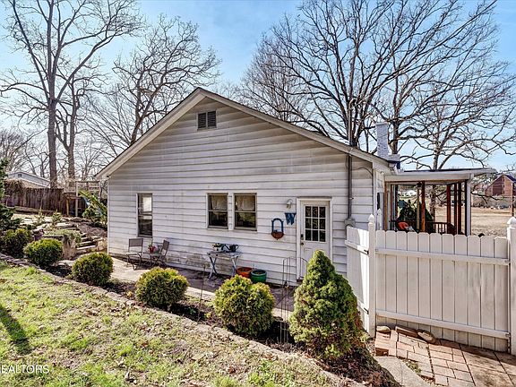 5th image of 2130 Old Knoxville Pike