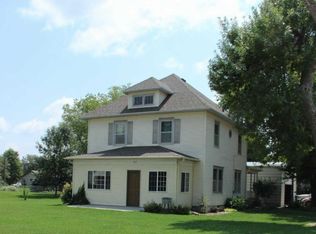 712 W Maple St, Sutton, NE 68979