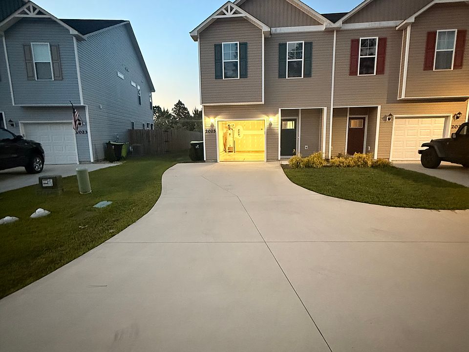 1st image of 2025 Folkstone Woods Ln