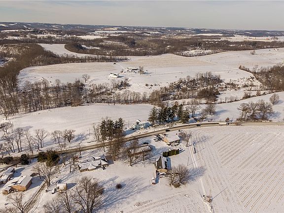 5th image of 1032 Greensburg Pike