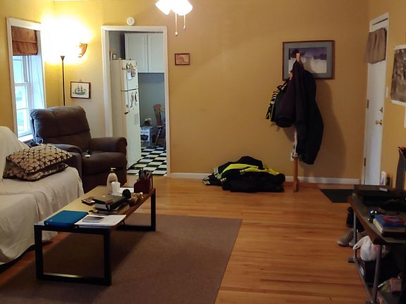 2nd image of 928 S Flood Ave #3