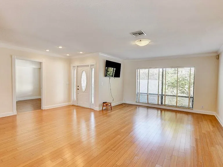 17768 Maplewood Dr — Photo 7