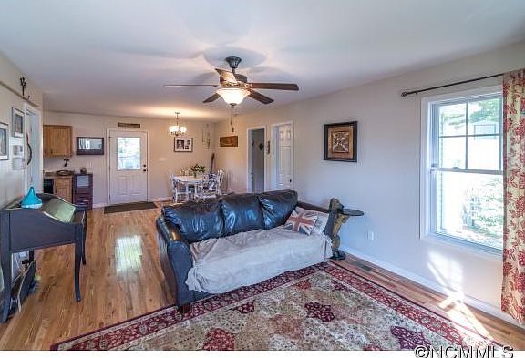 4th image of 10 Jubilee Cir