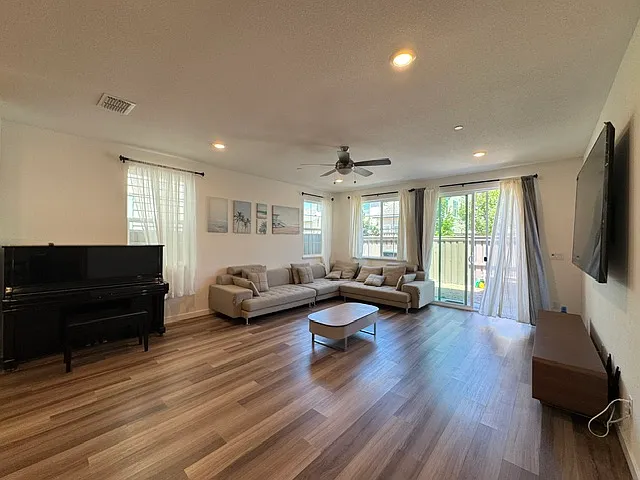 9031 Summit Ln — Photo 4