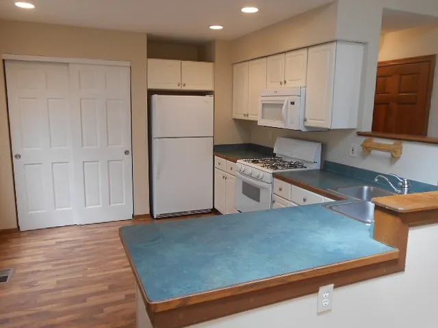 Building Photo - 210 Windward Ct