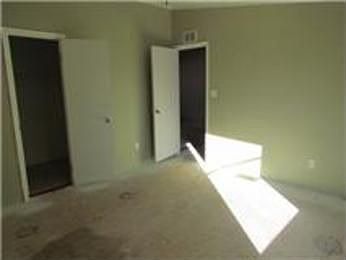 3rd image of 33203 Willard St