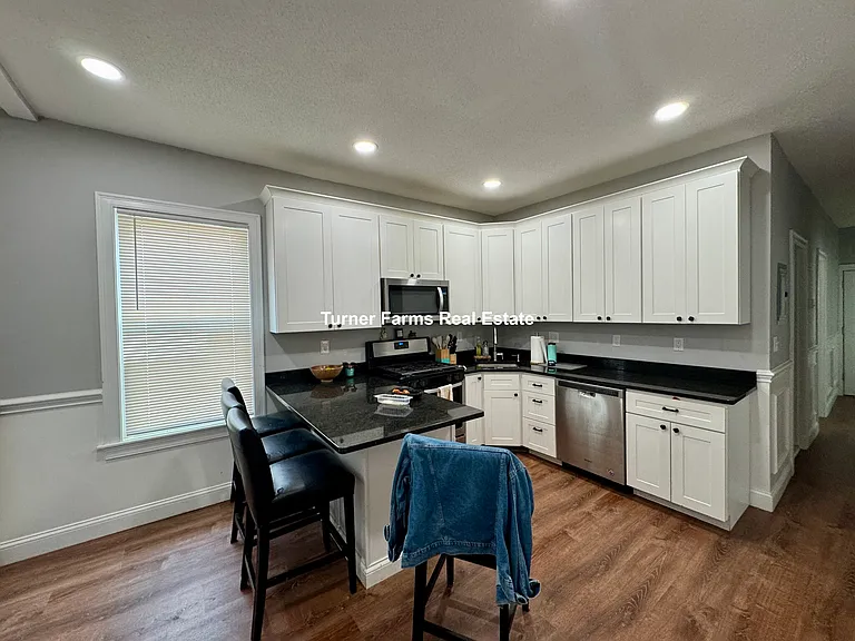 38 Crescent Ave #3A — Photo 1