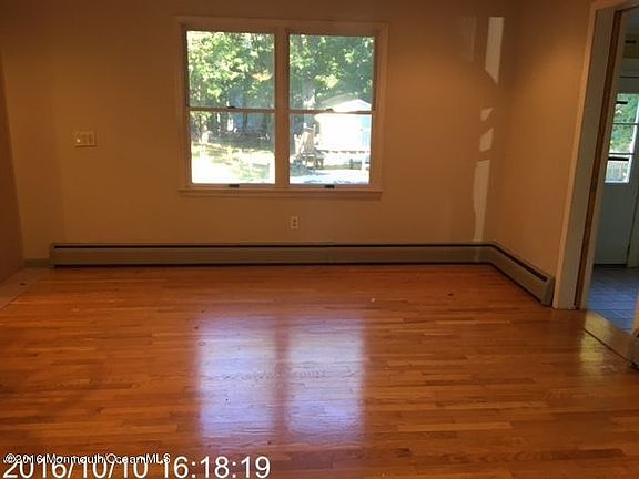 4th image of 30 Mitchell Dr