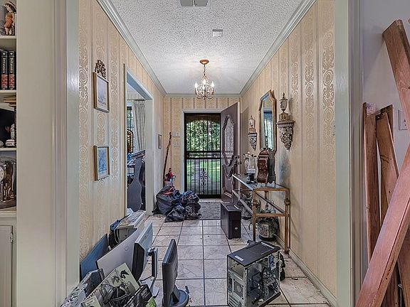 5th image of 29 Northridge Cir