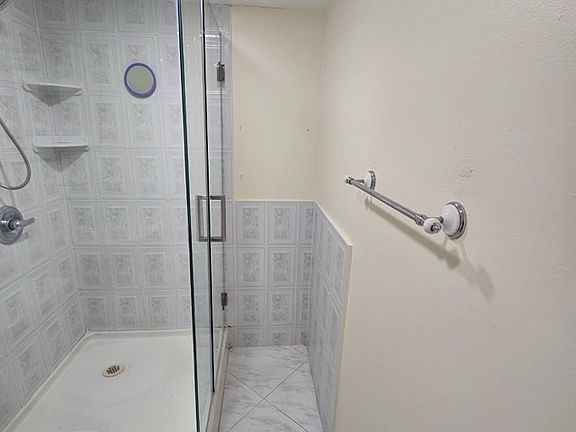 5th image of 8041 Southgate Blvd APT H6