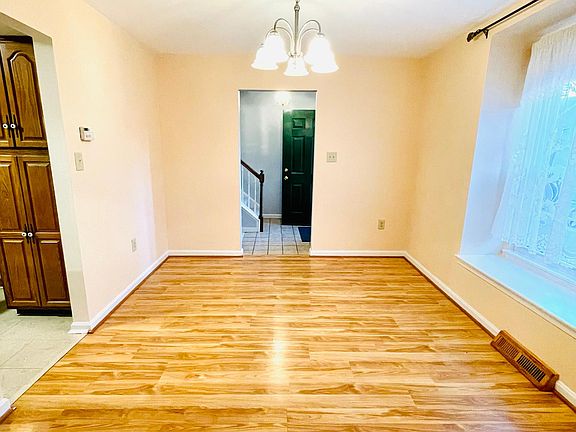 4th image of 102 Westridge Pl S #102