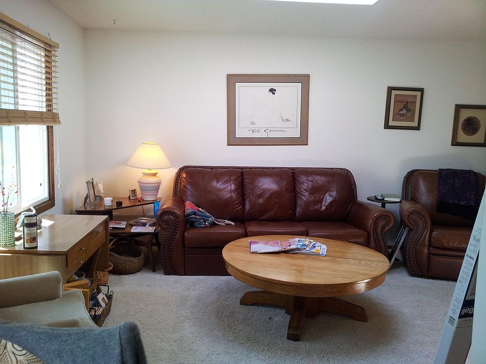 2nd image of 917 9th St #5