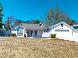 18 Meigs Dr, Shalimar, FL 32579