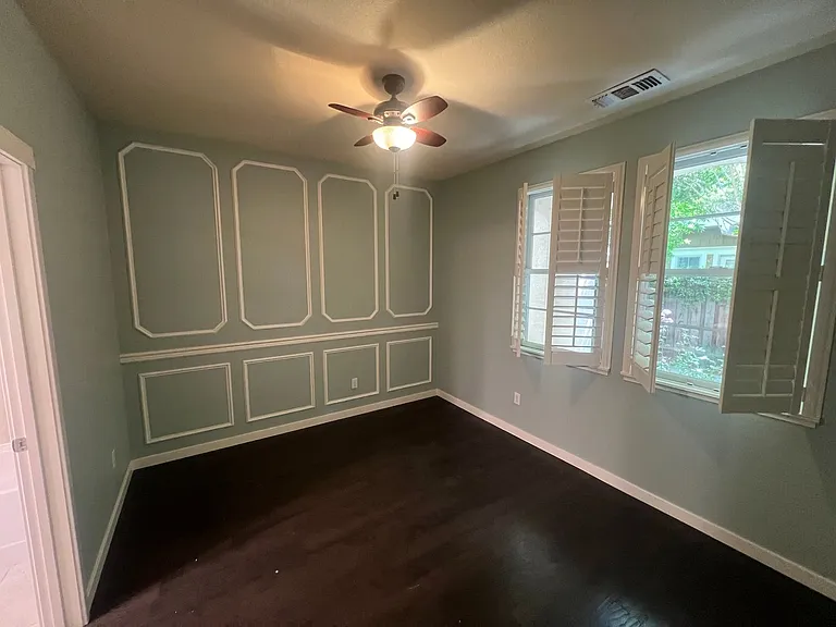 221 Geary Way — Photo 3