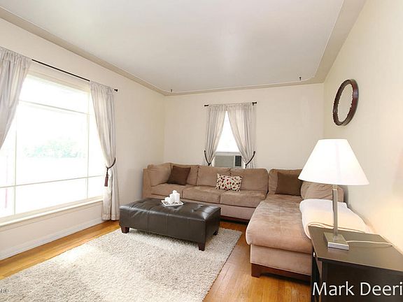 4th image of 1233 Herrick Ave NE