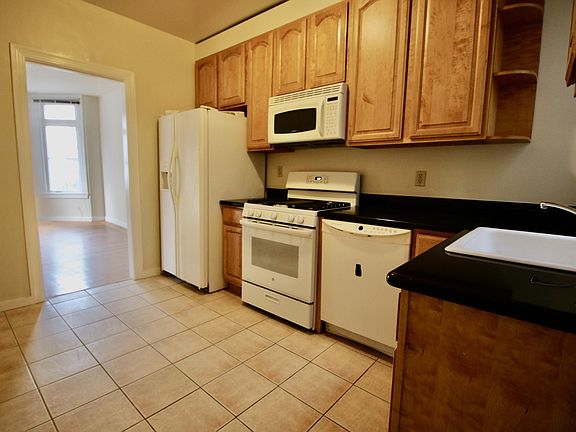 5th image of 610 Cole St APT 103