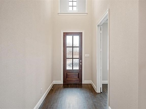 3rd image of 2870 Hyde Ct
