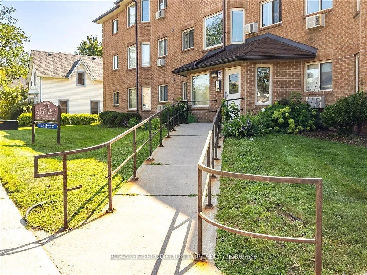 2 bed, $1,995 — Photo 1