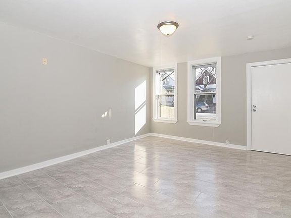 3rd image of 2809 N Bremen St #1