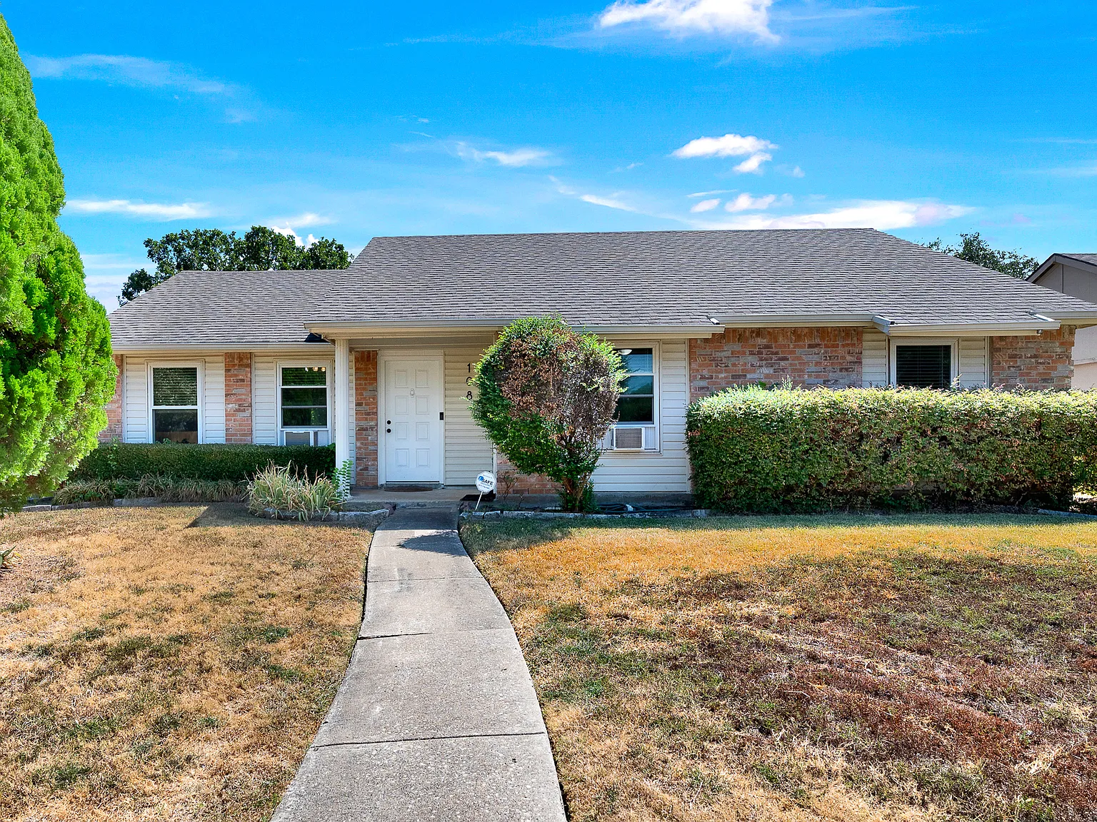3 bed, 1419 sqft, $2,000 — Photo 1