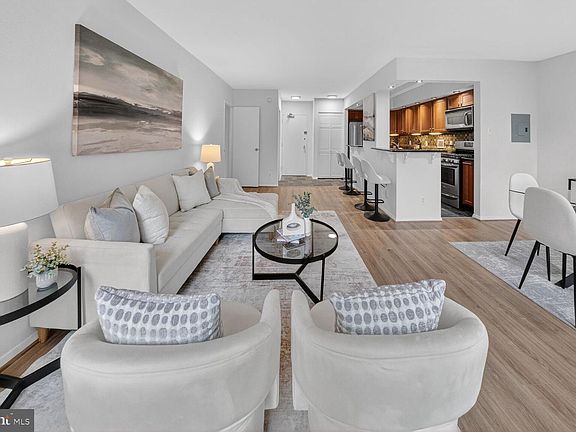 3rd image of 5500 Friendship Blvd APT 827N