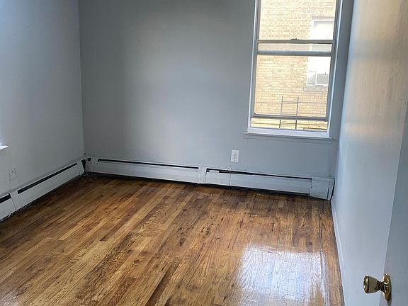 5th image of 984 Bronx Park S #524