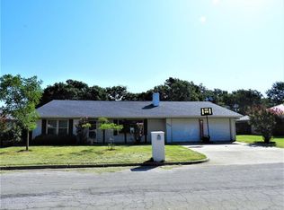 250 Oak Ridge St, Jacksboro, TX 76458