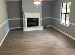 636 Maplewood Dr, Bonaire, GA 31005