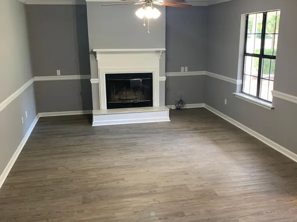 636 Maplewood Dr, Bonaire, GA 31005