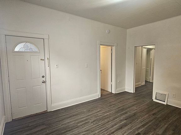 4th image of 3125 S St #3127