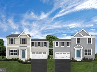 625 Raeann Dr, Greencastle, PA 17225