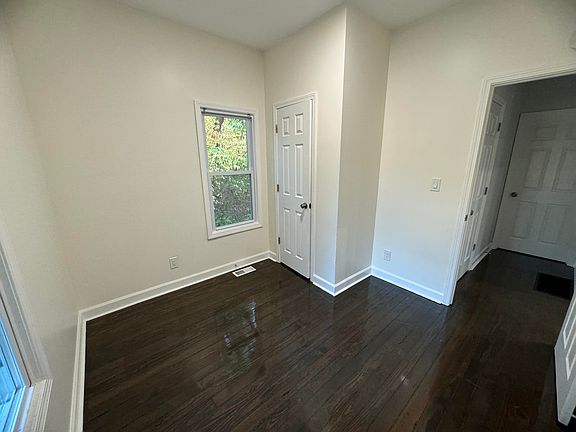 5th image of 3789 Rhode Island St