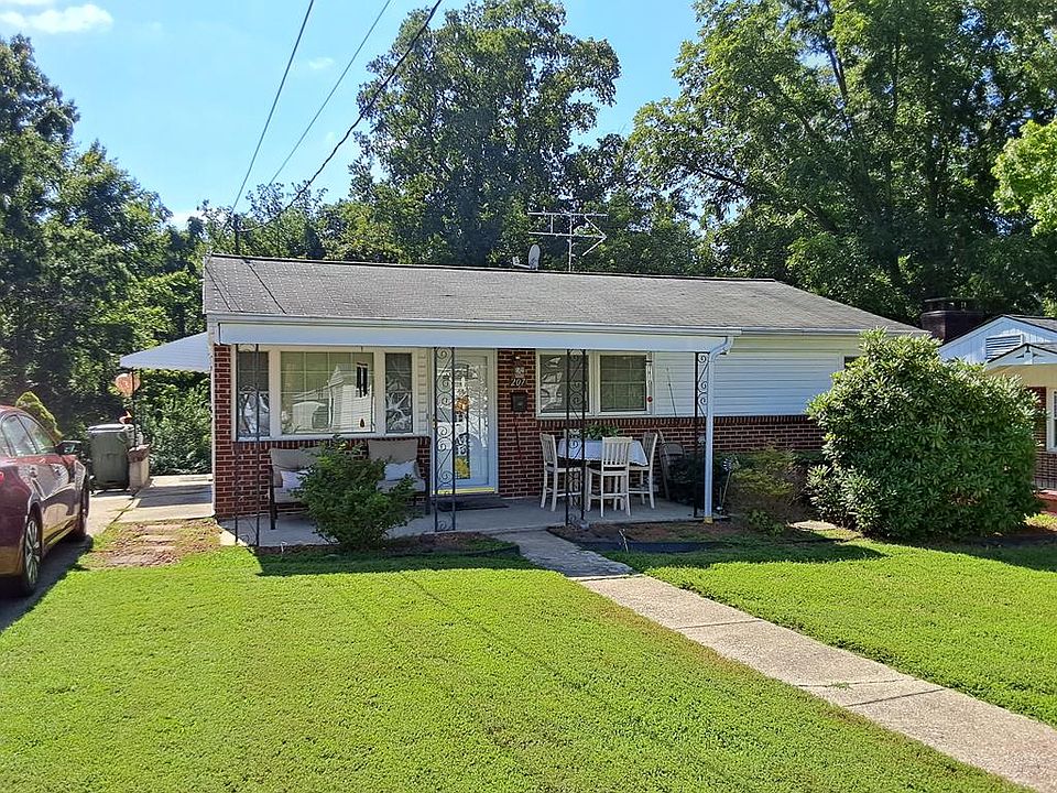 1st image of 207 Stanley Dr