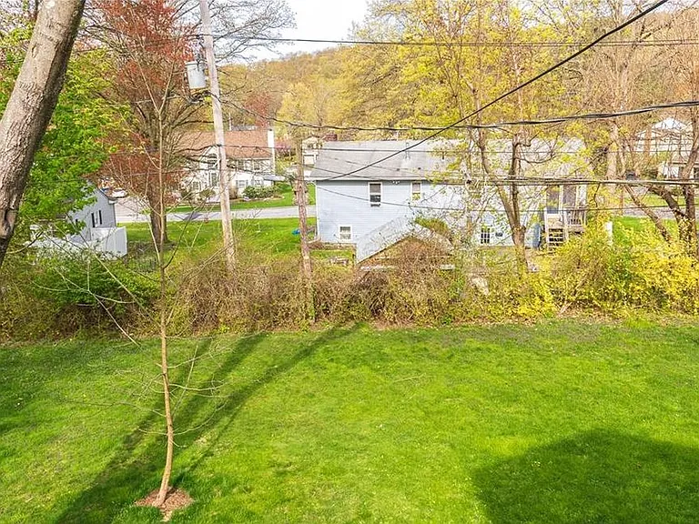 35 Island View Ave — Photo 3