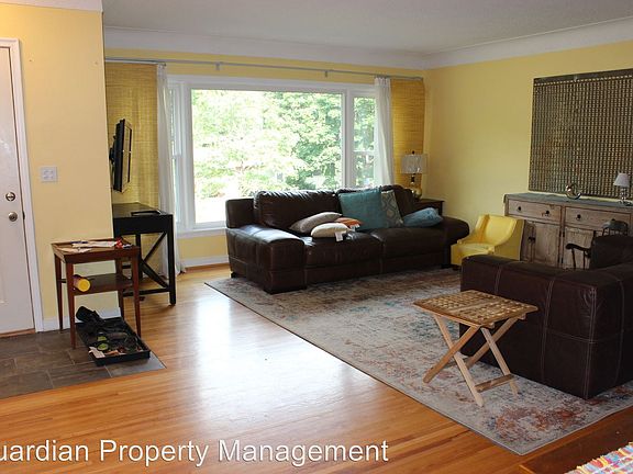 3rd image of 2442 Aglen St