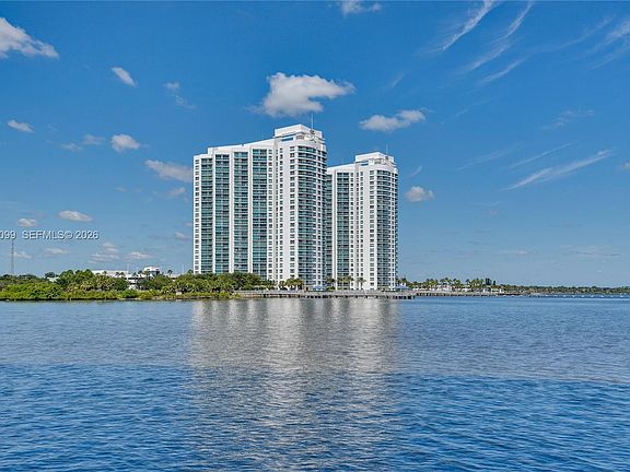4th image of 231 Riverside Dr #5101